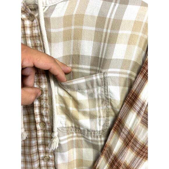 Cabin Core American Eagle Cropped Patchwork Flannel | Extra Small - Picture 2 of 12
